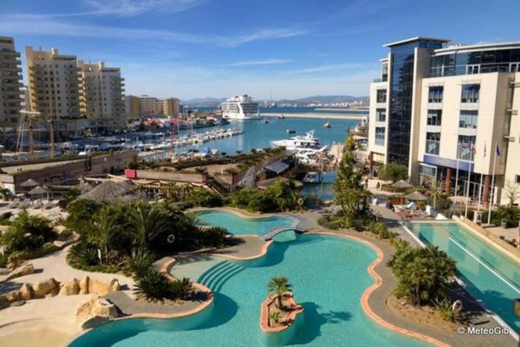 Gibraltar Luxury With Rooftop Pools & Views Esterno foto