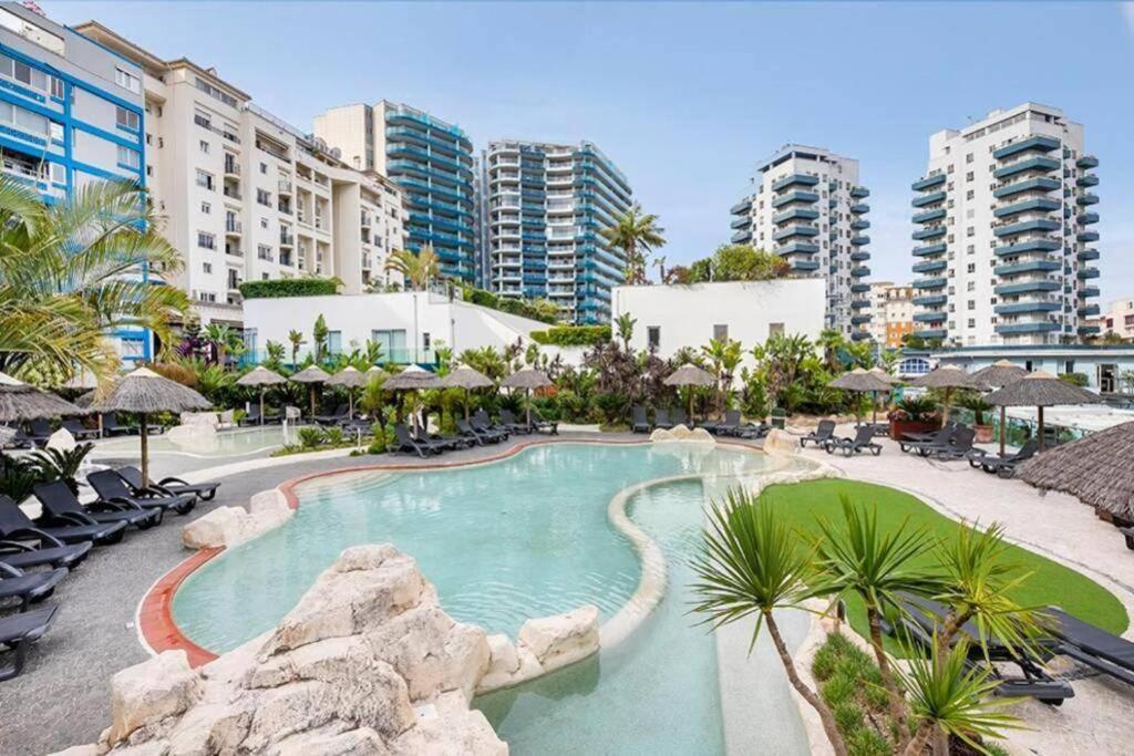 Gibraltar Luxury With Rooftop Pools & Views Esterno foto