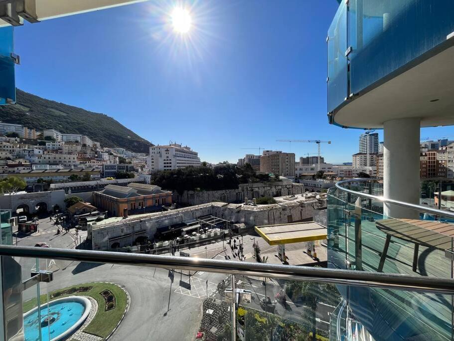 Gibraltar Luxury With Rooftop Pools & Views Esterno foto