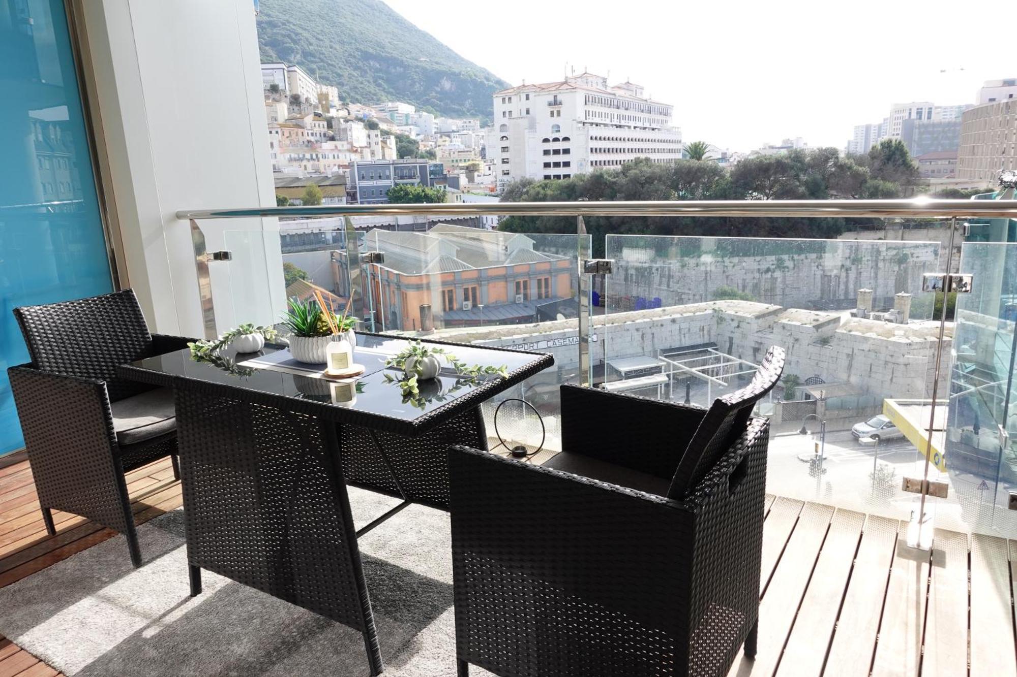 Gibraltar Luxury With Rooftop Pools & Views Esterno foto
