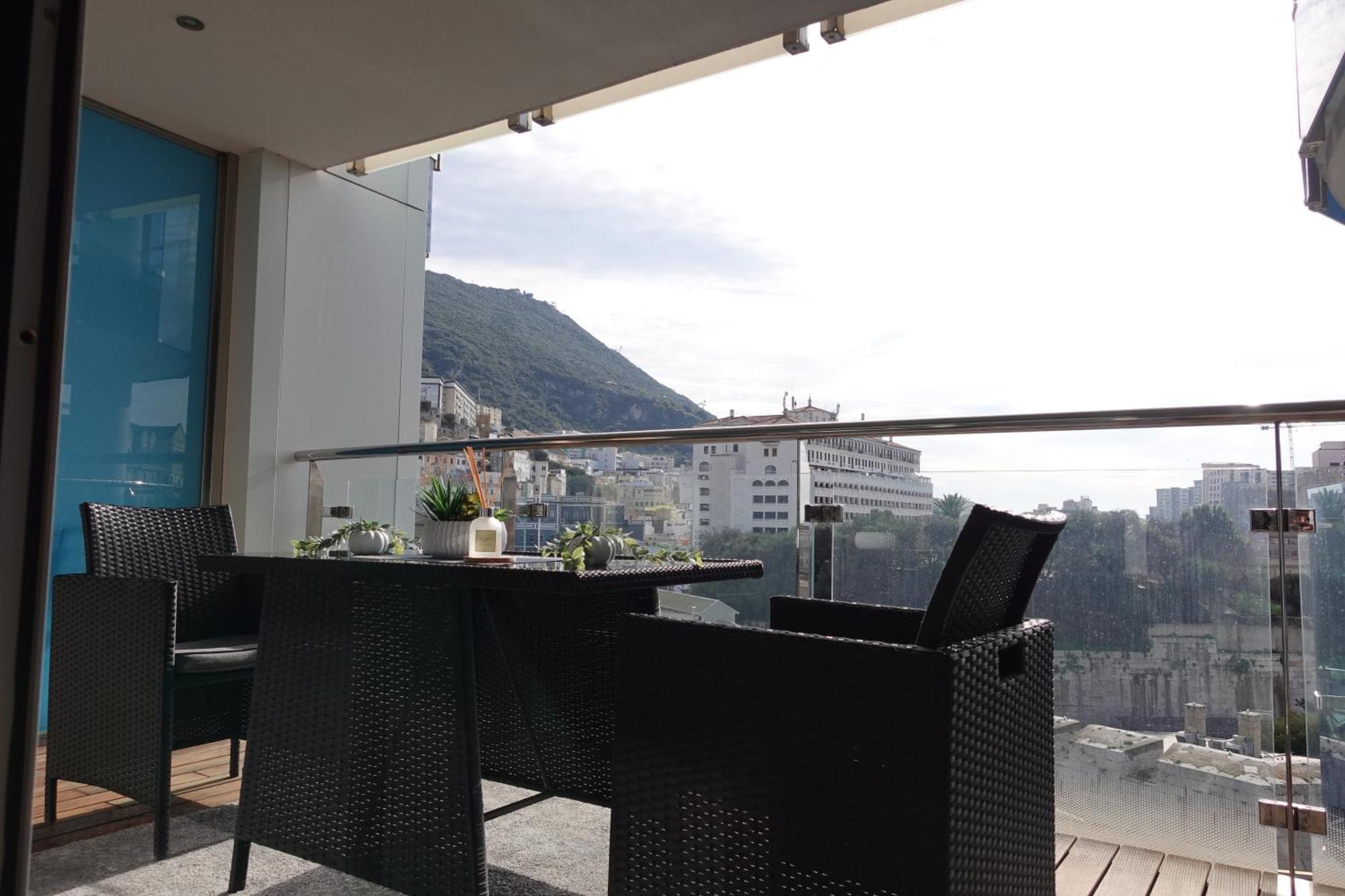 Gibraltar Luxury With Rooftop Pools & Views Esterno foto